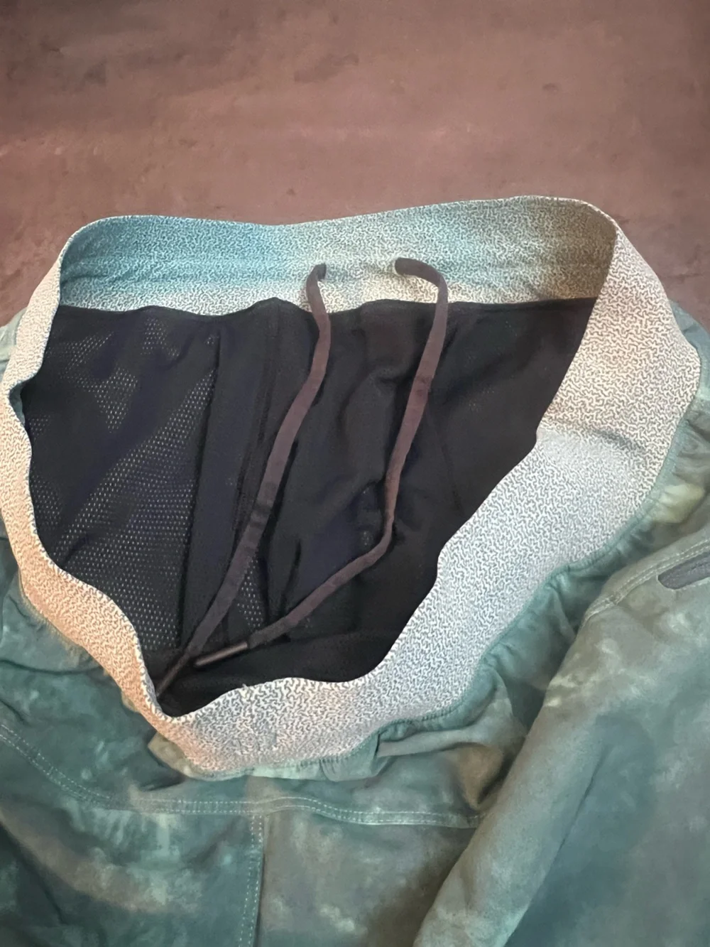 lululemon athletica Men's Teal Tie-Dye Swim Trunks